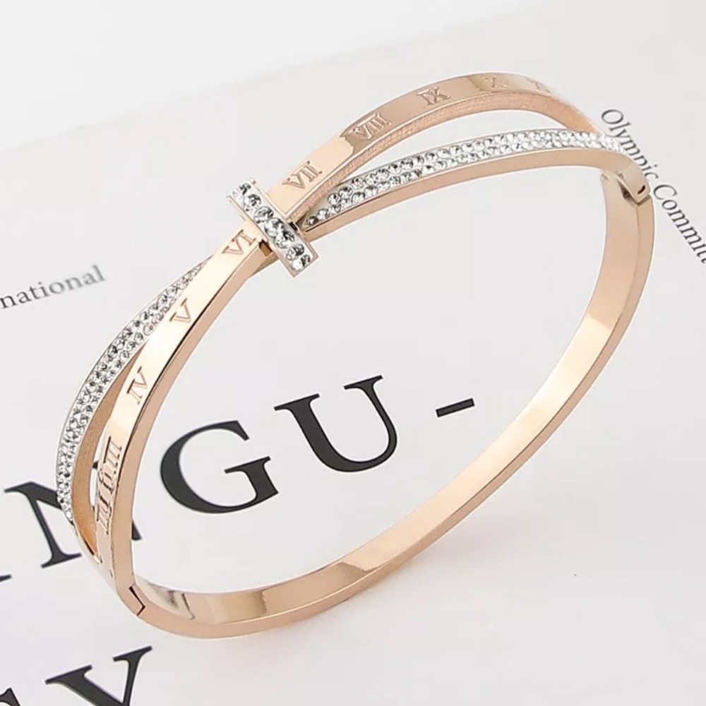 Beautiful bracelet/ bangle